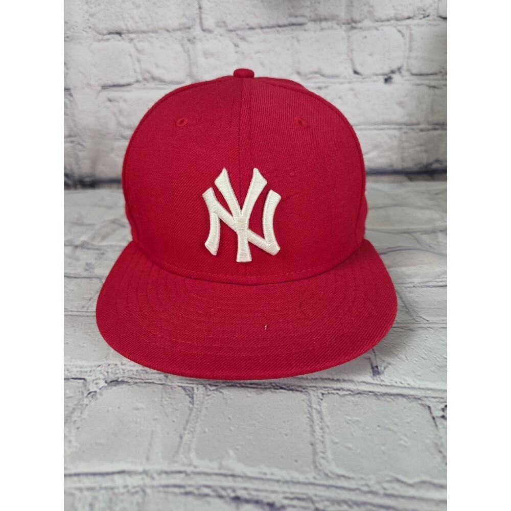 New Era New York Yankees Fitted 7 -1/8 Red Cap